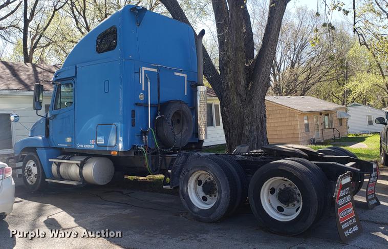 image for item EN9876 2004 Freightliner Century Class ST120 semi truck