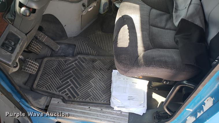 image for item EN9876 2004 Freightliner Century Class ST120 semi truck