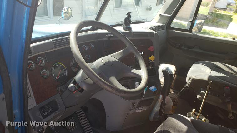 image for item EN9876 2004 Freightliner Century Class ST120 semi truck