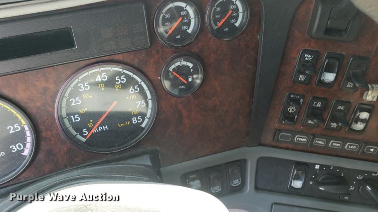 image for item EN9876 2004 Freightliner Century Class ST120 semi truck