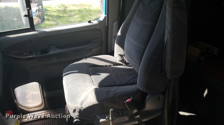 image for item EN9876 2004 Freightliner Century Class ST120 semi truck