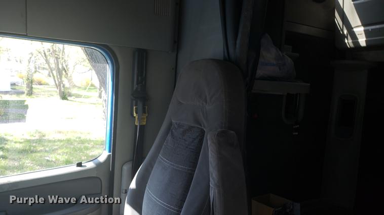 image for item EN9876 2004 Freightliner Century Class ST120 semi truck