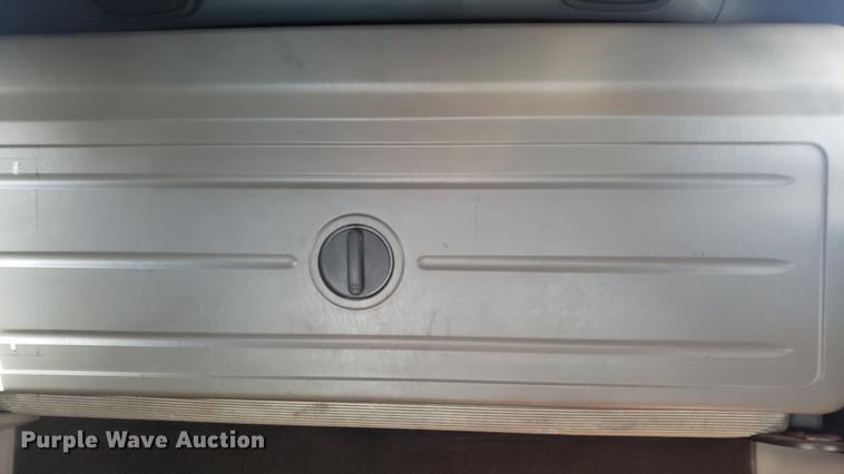 image for item EN9876 2004 Freightliner Century Class ST120 semi truck