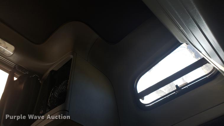 image for item EN9876 2004 Freightliner Century Class ST120 semi truck