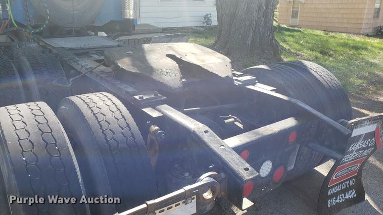 image for item EN9876 2004 Freightliner Century Class ST120 semi truck