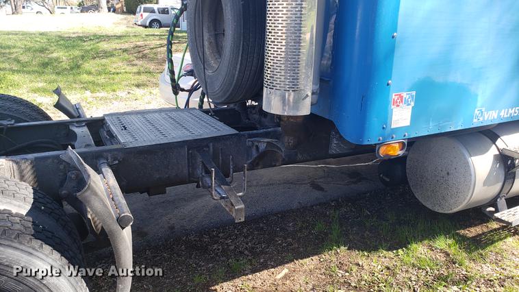 image for item EN9876 2004 Freightliner Century Class ST120 semi truck