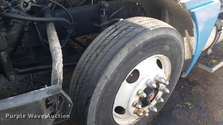 image for item EN9876 2004 Freightliner Century Class ST120 semi truck