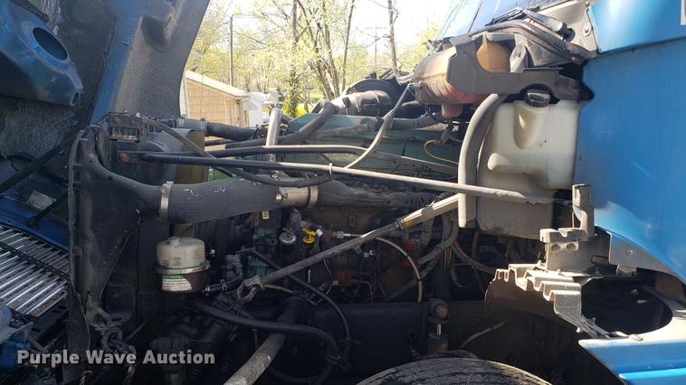 image for item EN9876 2004 Freightliner Century Class ST120 semi truck