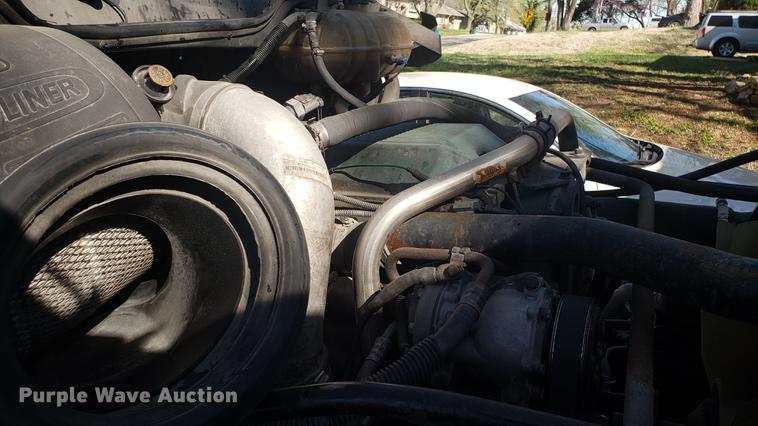 image for item EN9876 2004 Freightliner Century Class ST120 semi truck