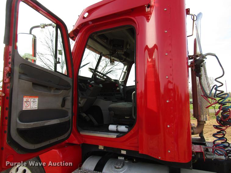 image for item FJ9636 1998 Freightliner Century Class semi truck