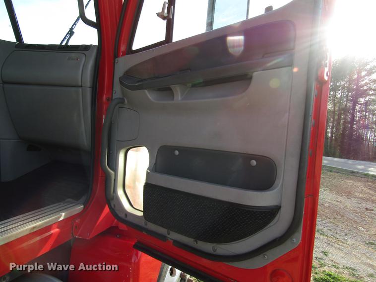 image for item FJ9636 1998 Freightliner Century Class semi truck