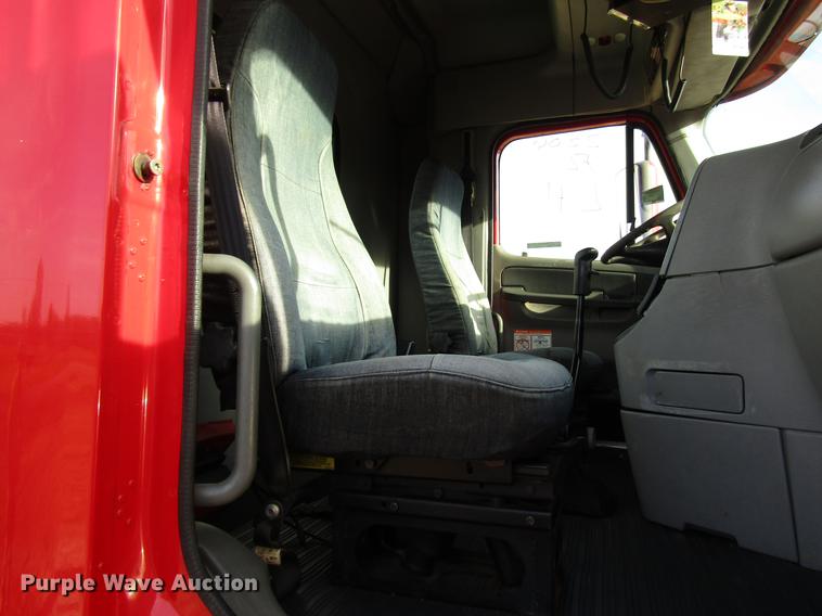 image for item FJ9636 1998 Freightliner Century Class semi truck