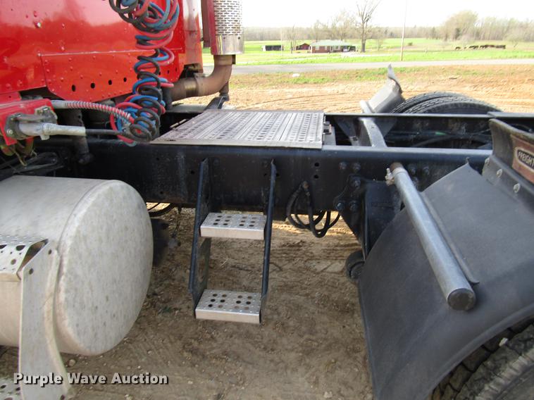 image for item FJ9636 1998 Freightliner Century Class semi truck