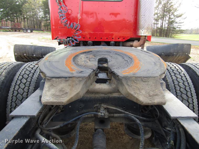 image for item FJ9636 1998 Freightliner Century Class semi truck