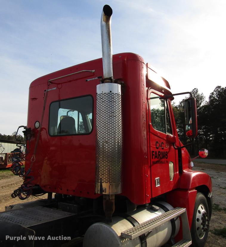 image for item FJ9636 1998 Freightliner Century Class semi truck