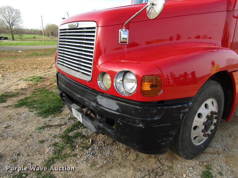 image for item FJ9636 1998 Freightliner Century Class semi truck