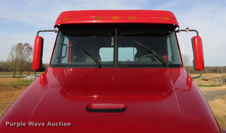 image for item FJ9636 1998 Freightliner Century Class semi truck