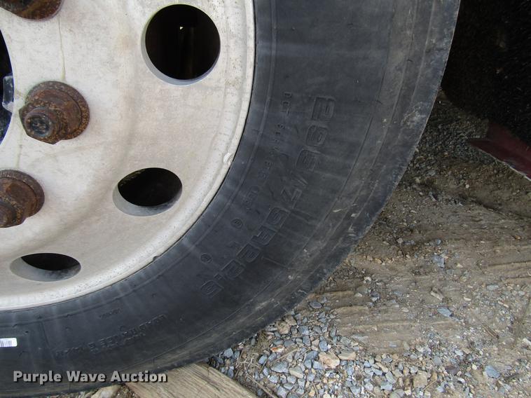 image for item FJ9636 1998 Freightliner Century Class semi truck