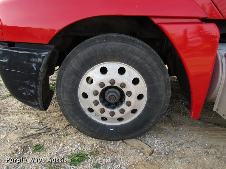 image for item FJ9636 1998 Freightliner Century Class semi truck