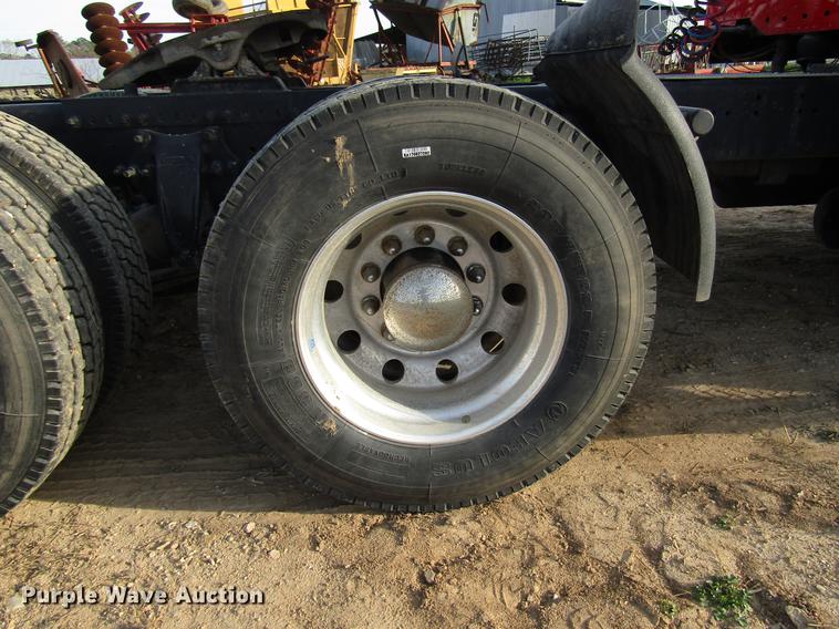 image for item FJ9636 1998 Freightliner Century Class semi truck