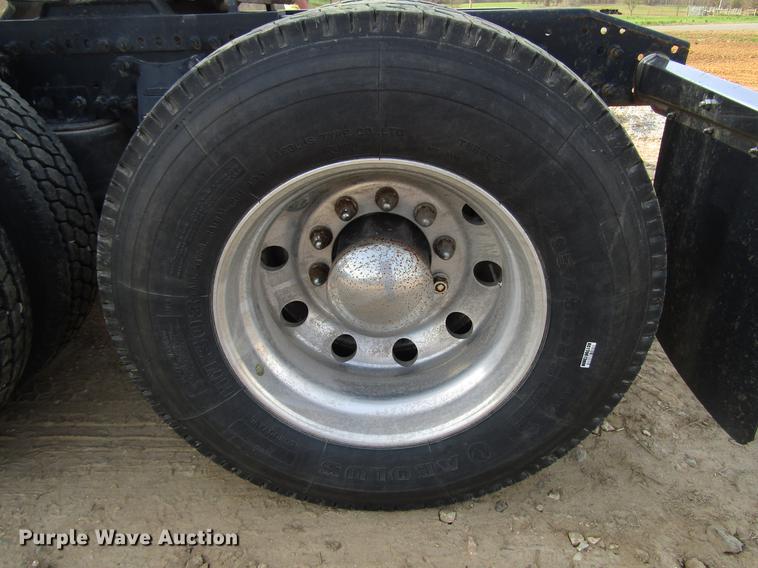 image for item FJ9636 1998 Freightliner Century Class semi truck