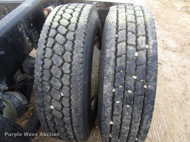 image for item FJ9636 1998 Freightliner Century Class semi truck