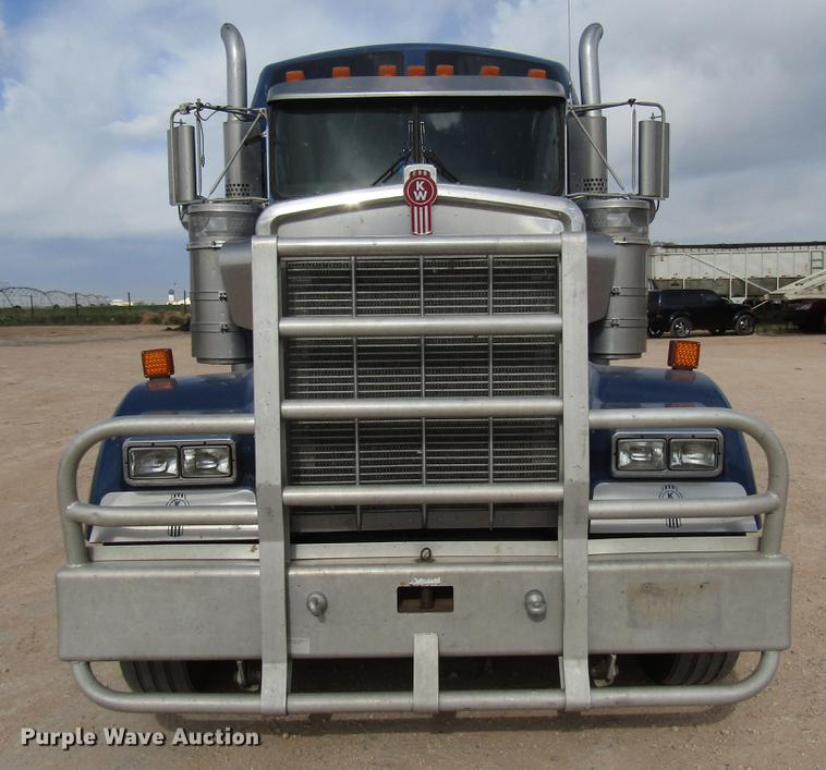 image for item FJ9646 2007 Kenworth W900 semi truck