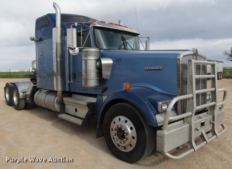 image for item FJ9646 2007 Kenworth W900 semi truck