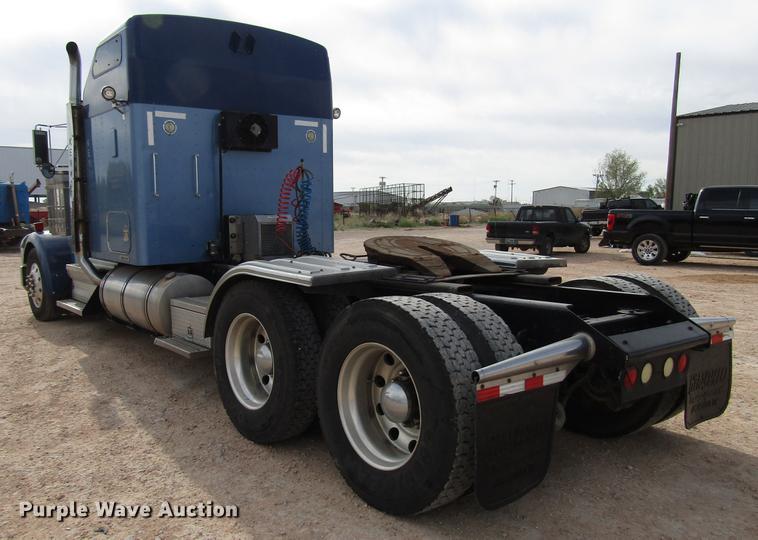 image for item FJ9646 2007 Kenworth W900 semi truck