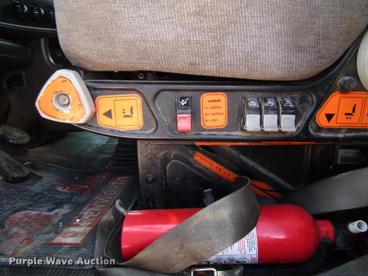 image for item FJ9646 2007 Kenworth W900 semi truck