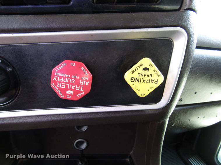 image for item FJ9646 2007 Kenworth W900 semi truck