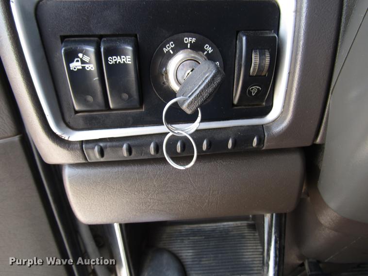 image for item FJ9646 2007 Kenworth W900 semi truck