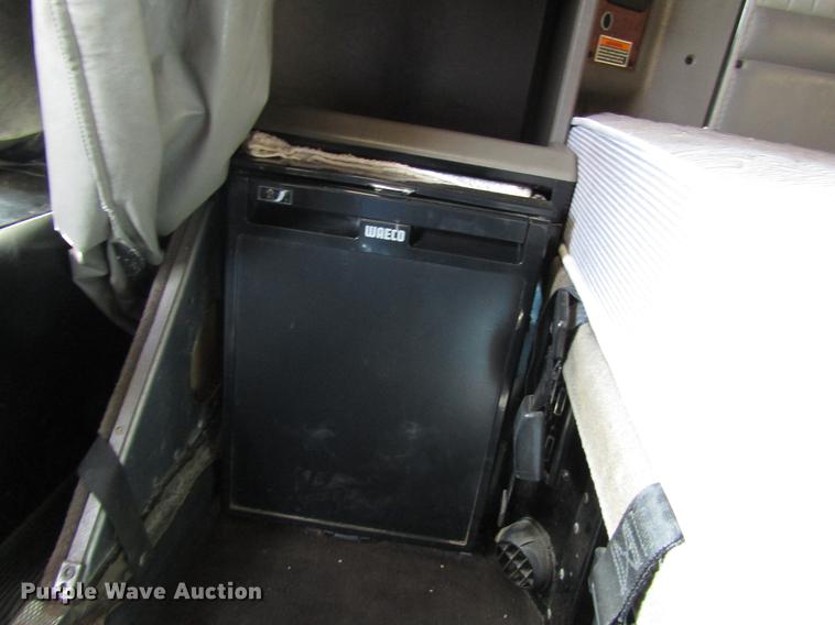 image for item FJ9646 2007 Kenworth W900 semi truck