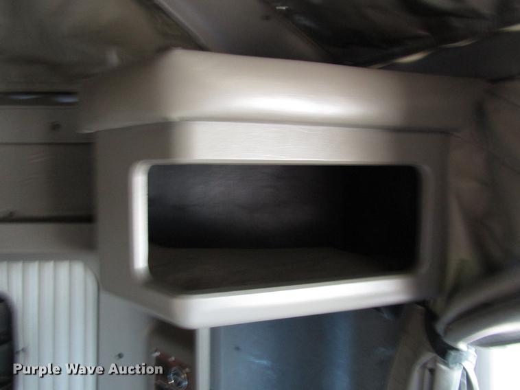 image for item FJ9646 2007 Kenworth W900 semi truck