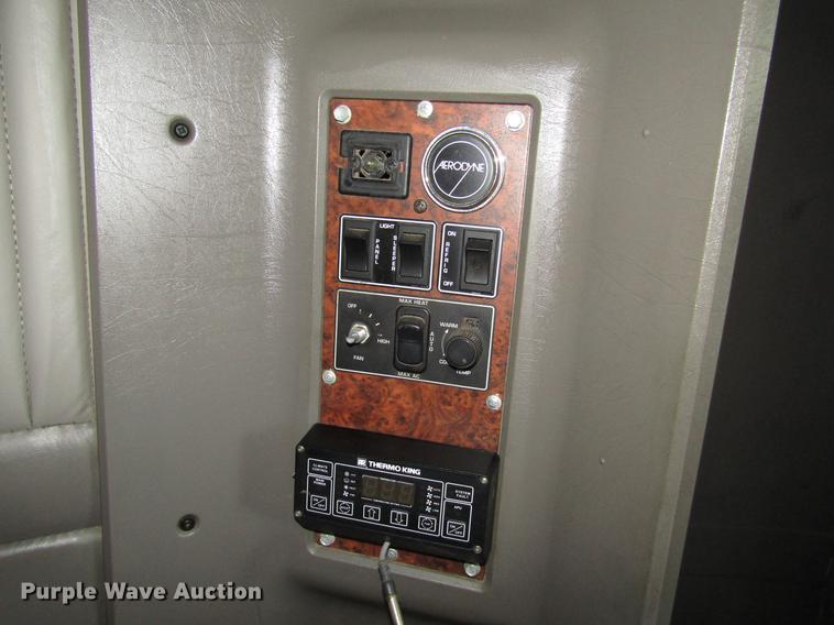 image for item FJ9646 2007 Kenworth W900 semi truck