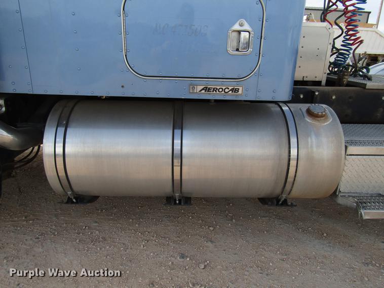 image for item FJ9646 2007 Kenworth W900 semi truck