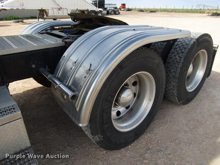 image for item FJ9646 2007 Kenworth W900 semi truck