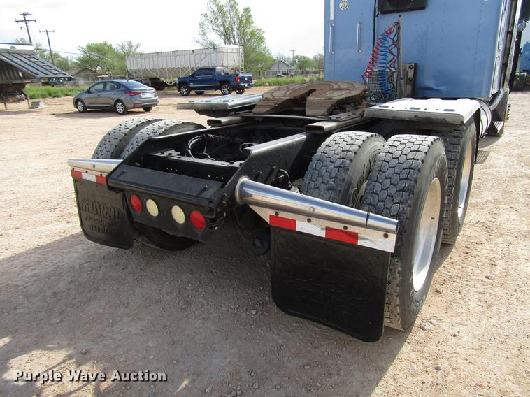 image for item FJ9646 2007 Kenworth W900 semi truck