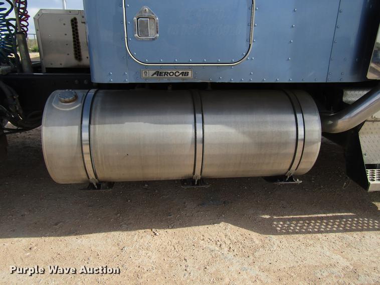 image for item FJ9646 2007 Kenworth W900 semi truck