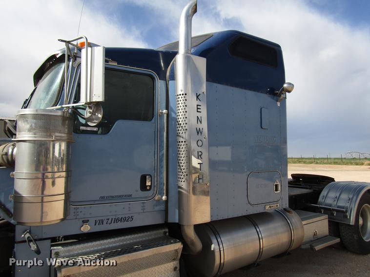 image for item FJ9646 2007 Kenworth W900 semi truck