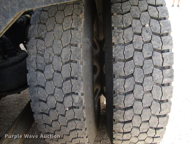 image for item FJ9646 2007 Kenworth W900 semi truck