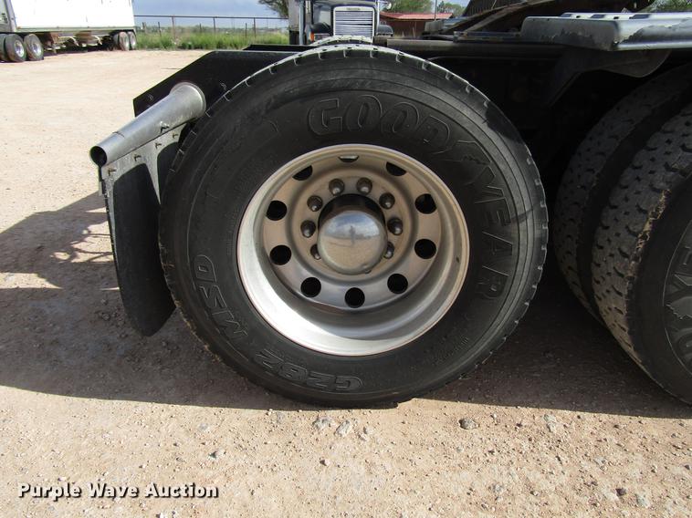 image for item FJ9646 2007 Kenworth W900 semi truck