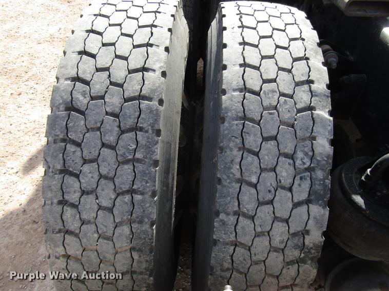 image for item FJ9646 2007 Kenworth W900 semi truck