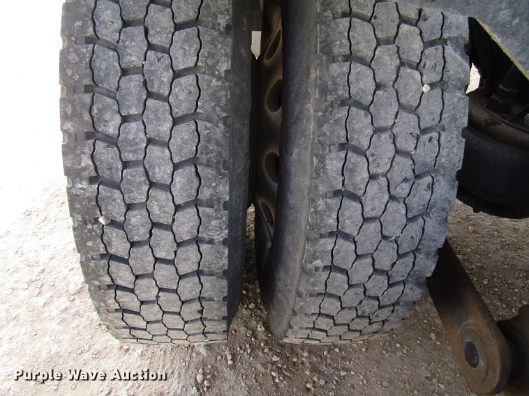 image for item FJ9646 2007 Kenworth W900 semi truck