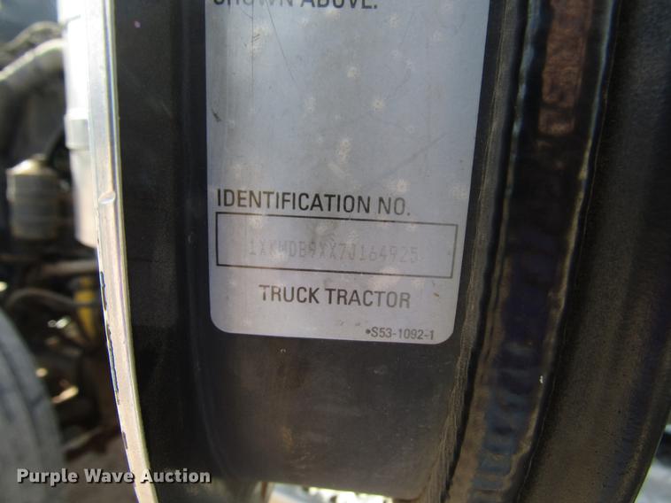 image for item FJ9646 2007 Kenworth W900 semi truck