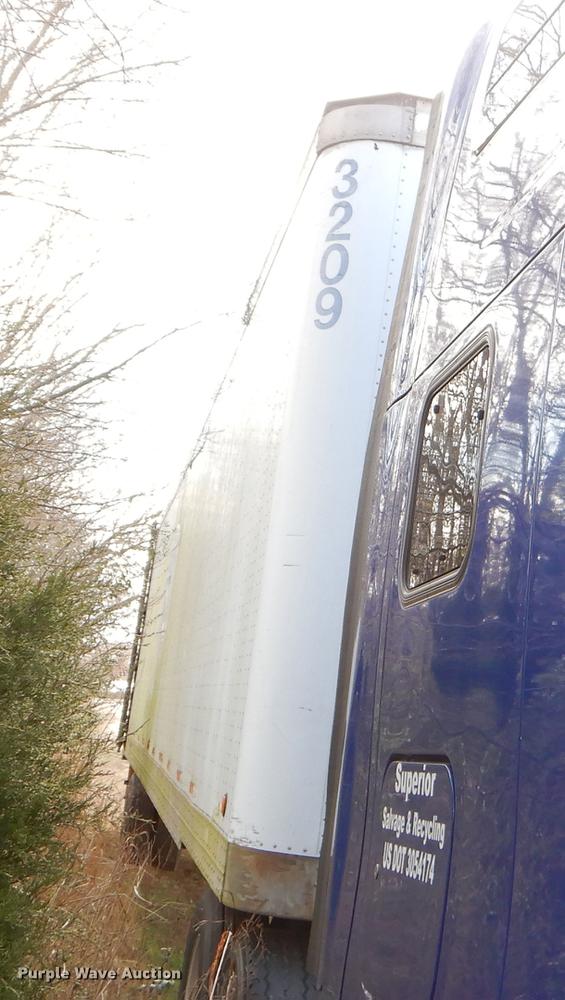 image for item FQ9675 1992 Lufkin dry van trailer