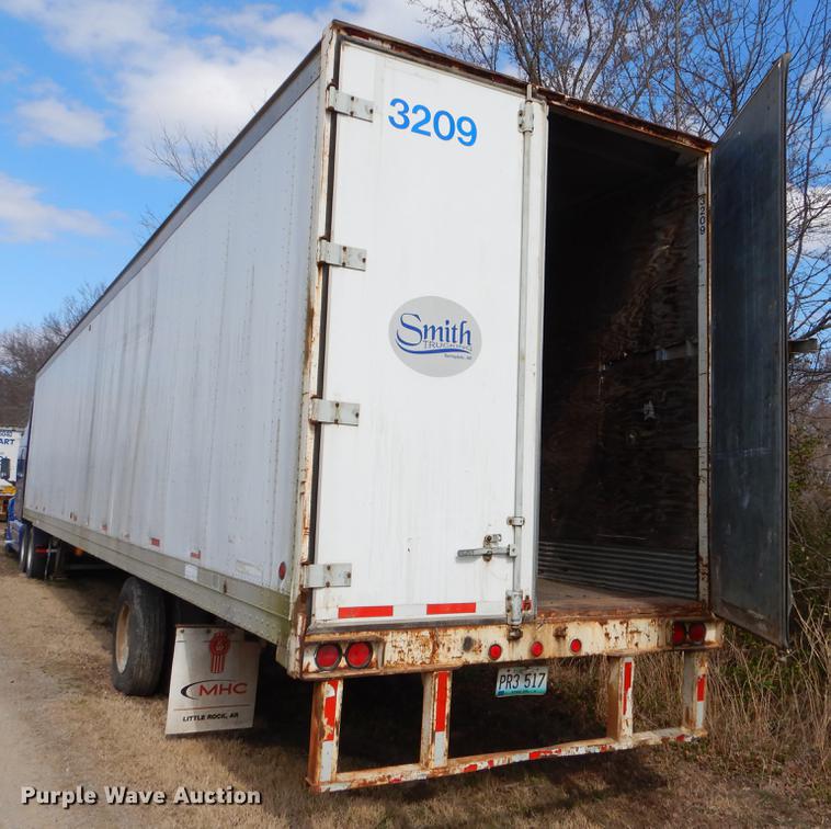 image for item FQ9675 1992 Lufkin dry van trailer