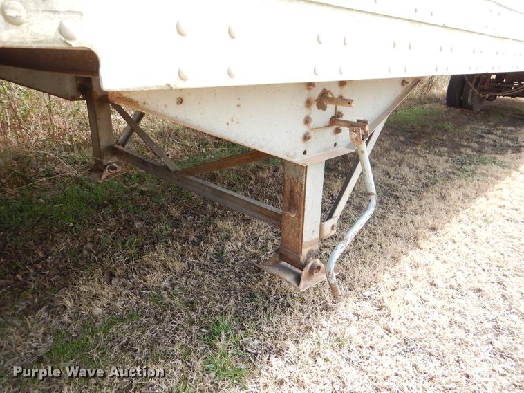 image for item FQ9675 1992 Lufkin dry van trailer