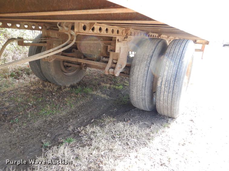 image for item FQ9675 1992 Lufkin dry van trailer