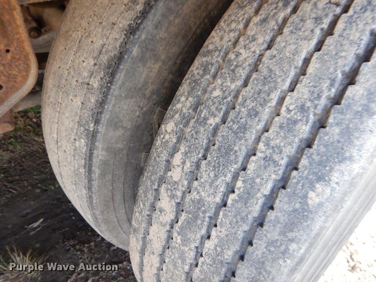 image for item FQ9675 1992 Lufkin dry van trailer